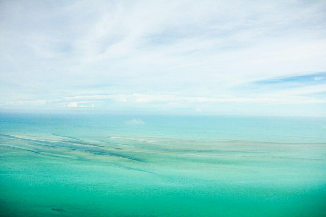 Lagune turquoise — visuel d’ambiance Maÿa à remplacer par une photo personnelle